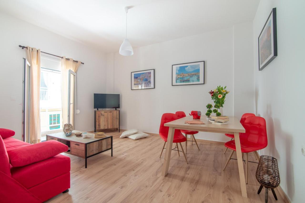 Modern Renovated Apt Next To The Beachfront Iraklio Exterior foto