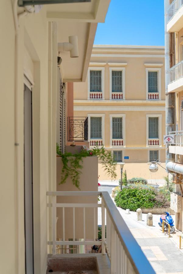 Modern Renovated Apt Next To The Beachfront Iraklio Exterior foto